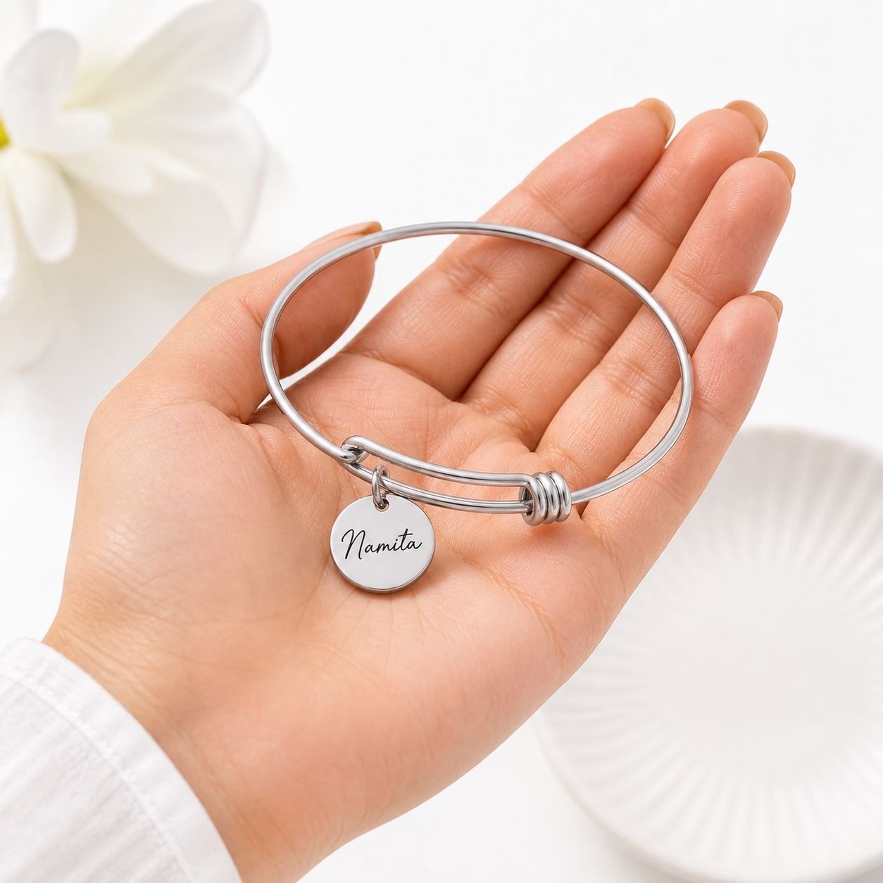 Women's Sleek Name Bracelet