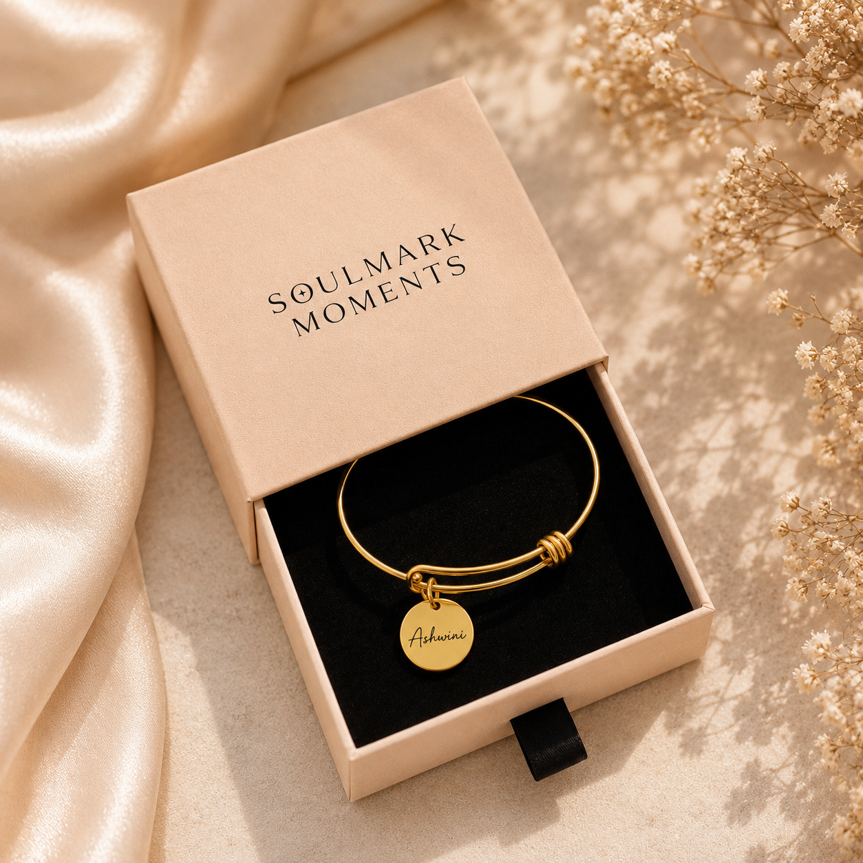 Women's Sleek Name Bracelet